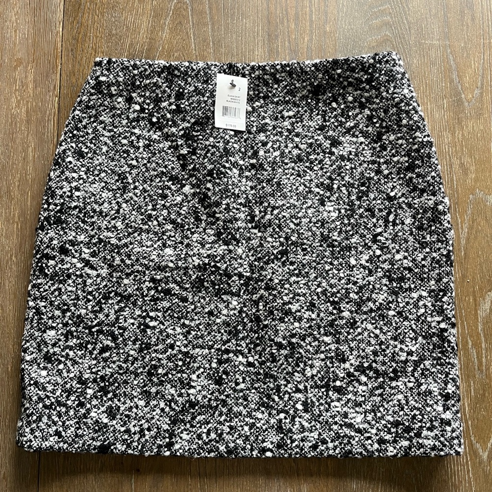 Tahari Black White Pebbled Wool Mini Skirt Size 2 NWT